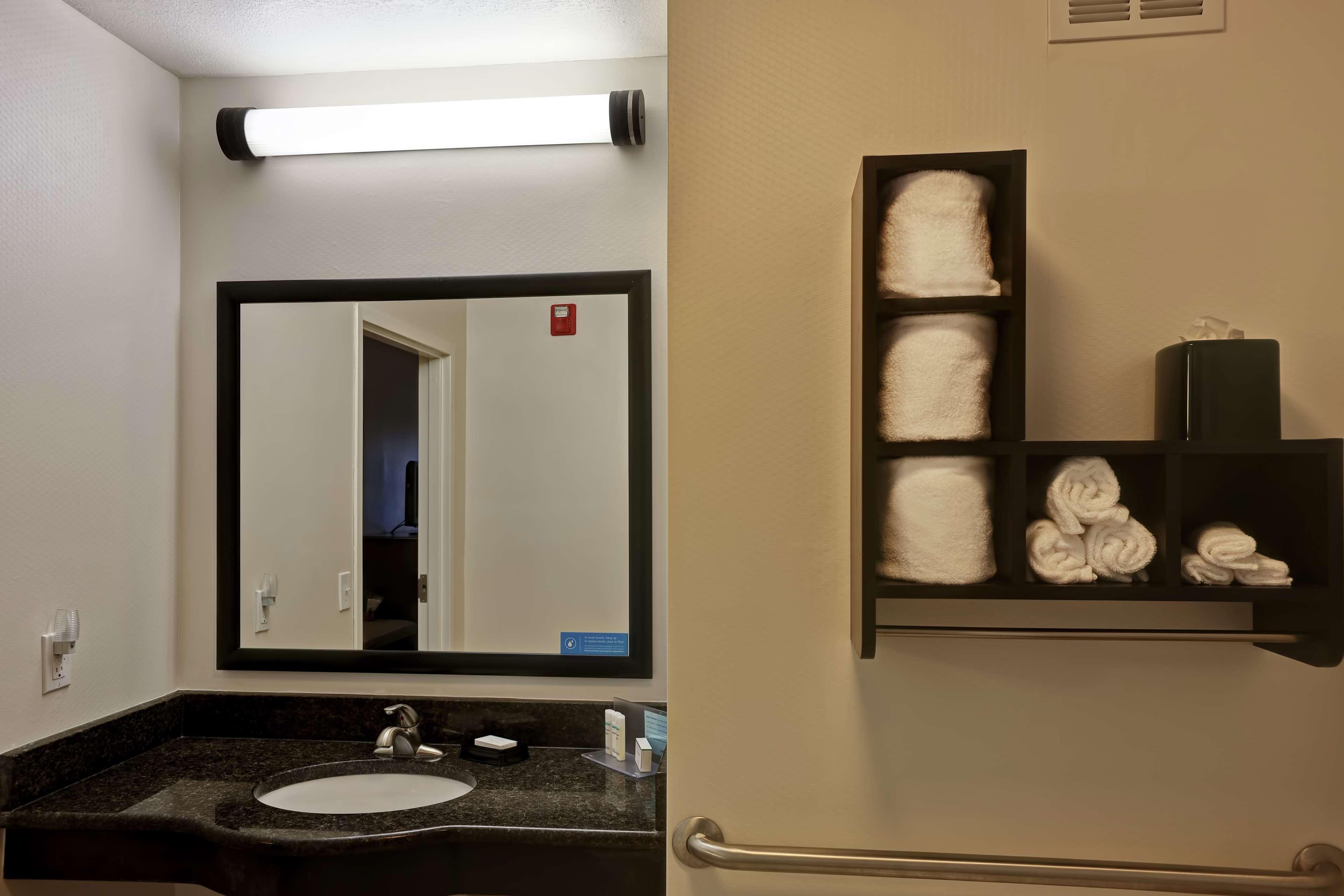 Hampton Inn Atlanta-Удсток Екстериор снимка
