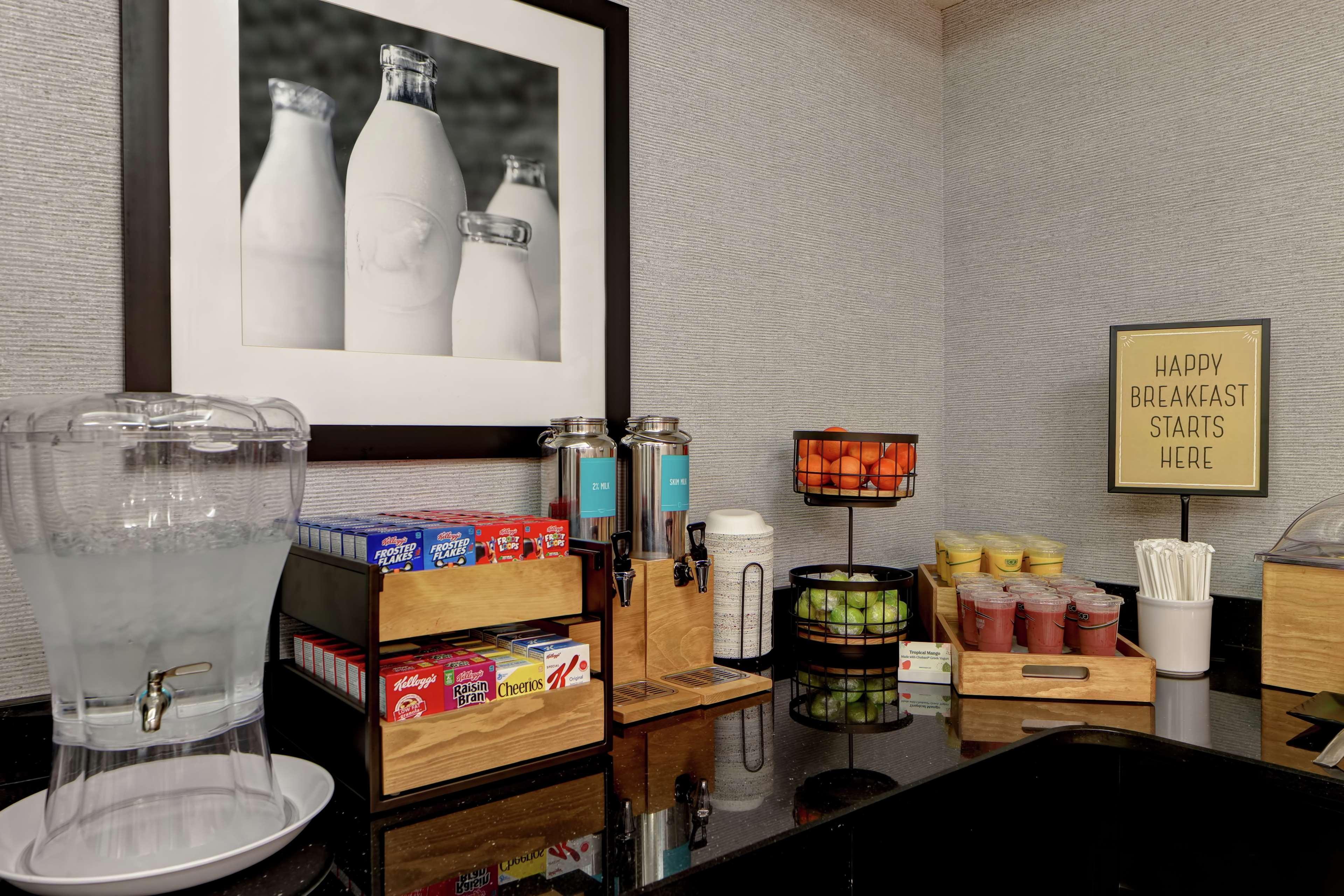 Hampton Inn Atlanta-Удсток Екстериор снимка