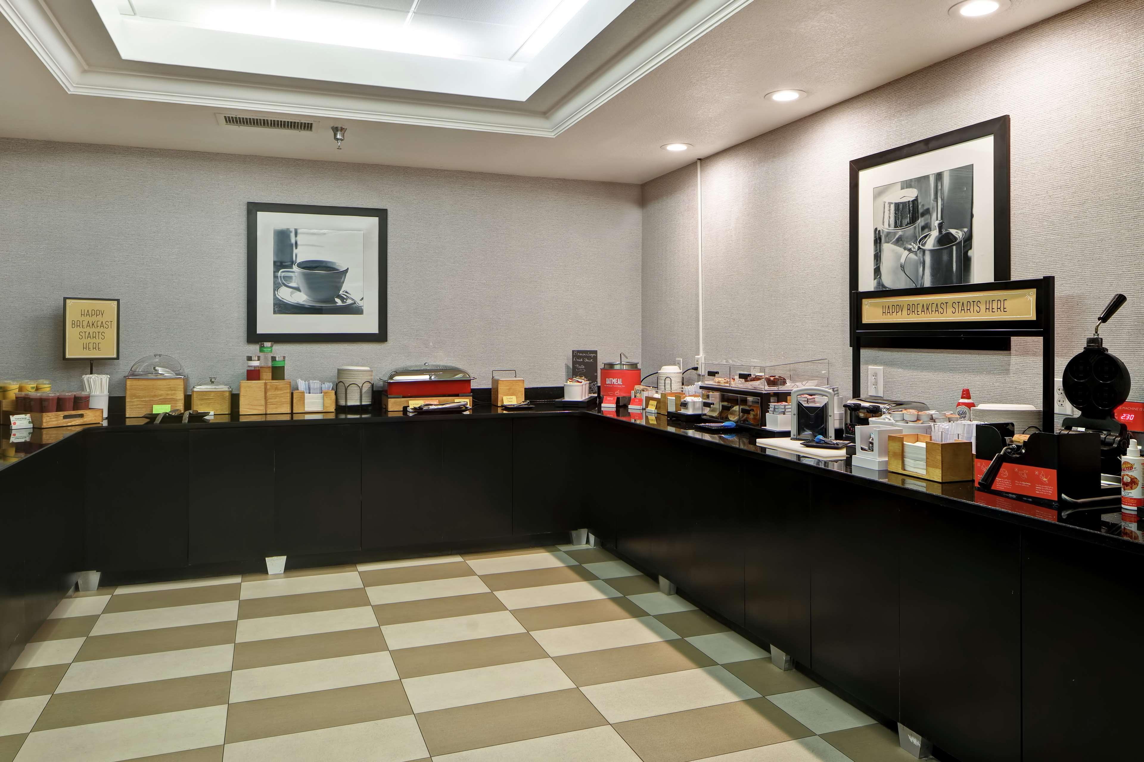 Hampton Inn Atlanta-Удсток Екстериор снимка