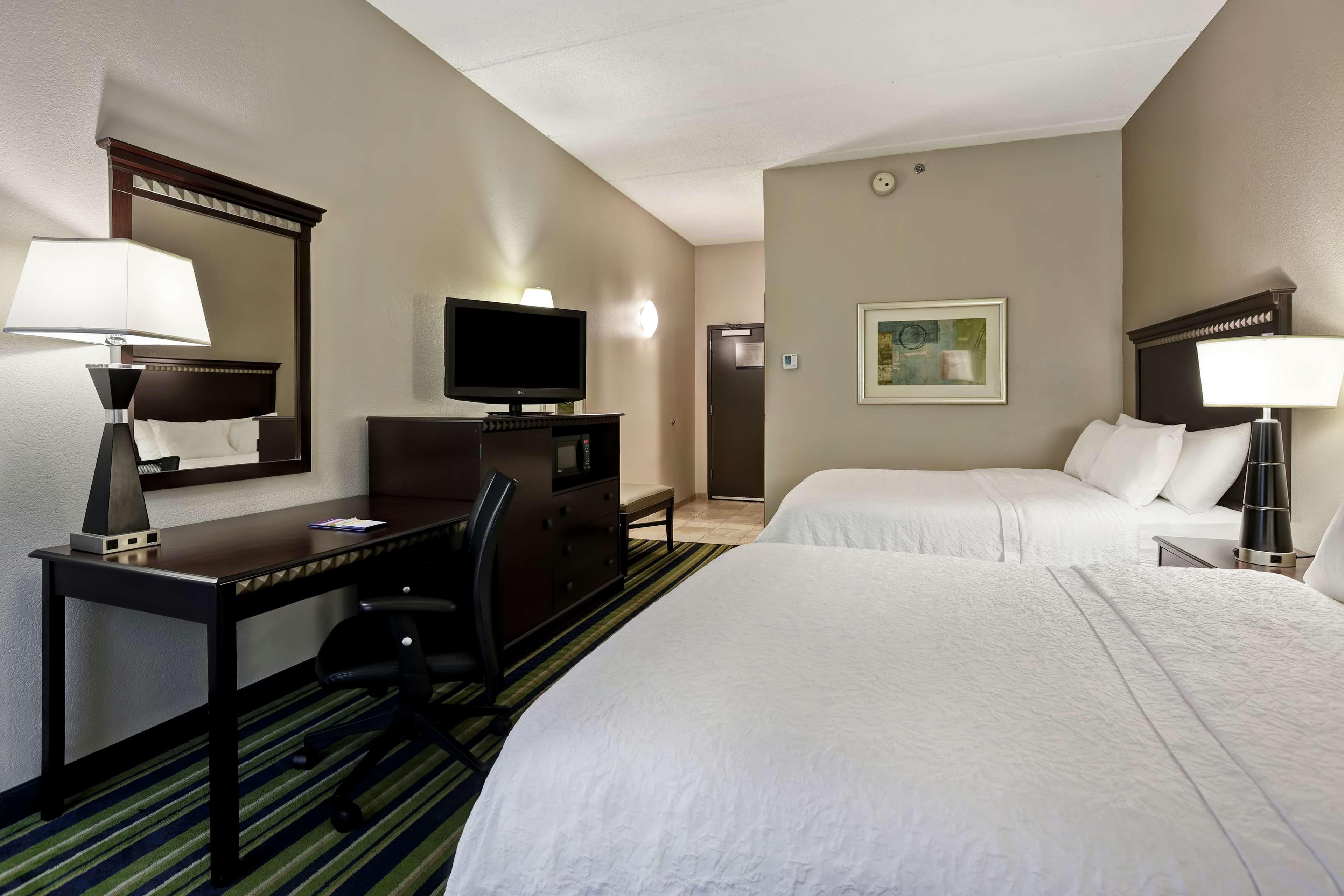 Hampton Inn Atlanta-Удсток Екстериор снимка