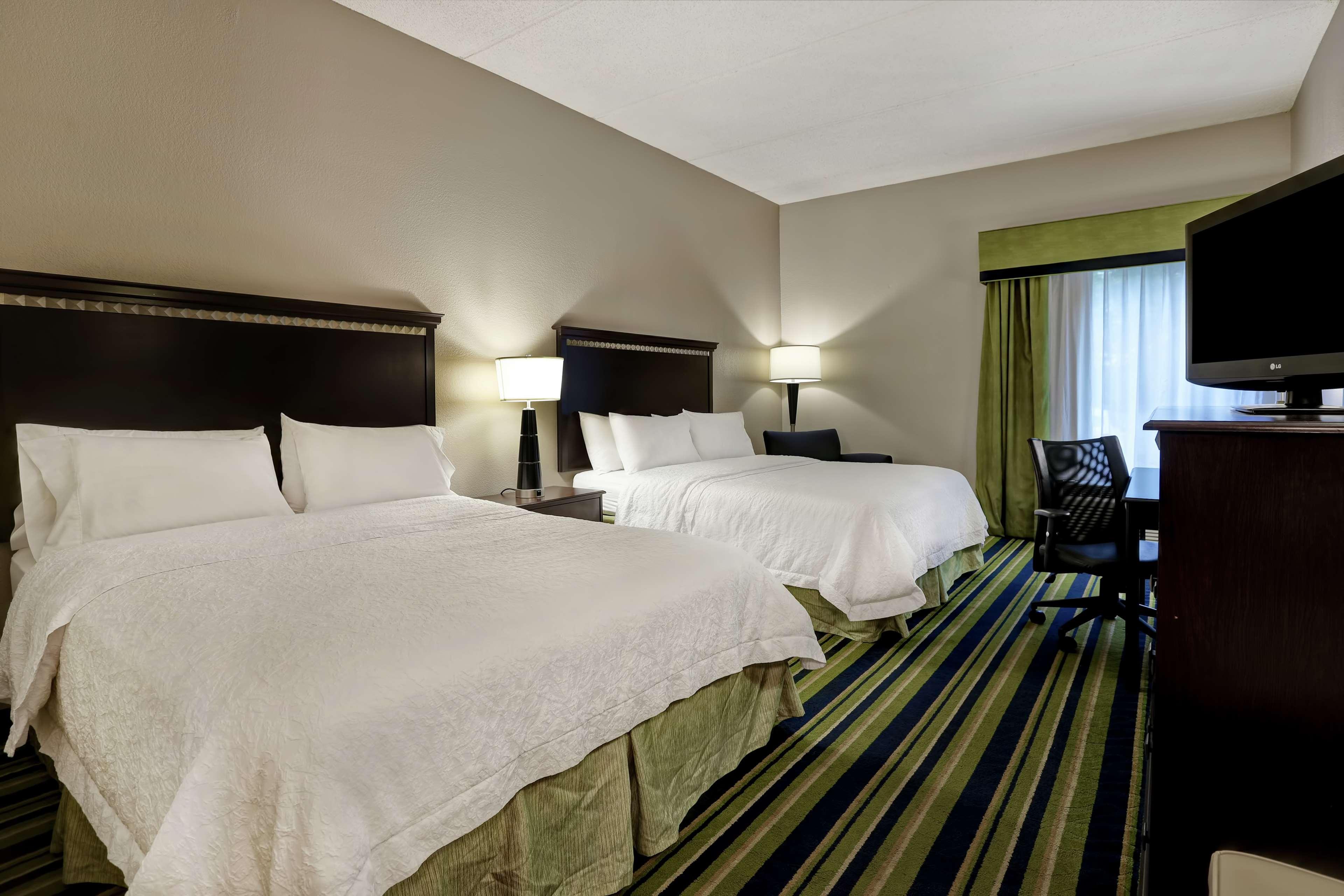 Hampton Inn Atlanta-Удсток Екстериор снимка