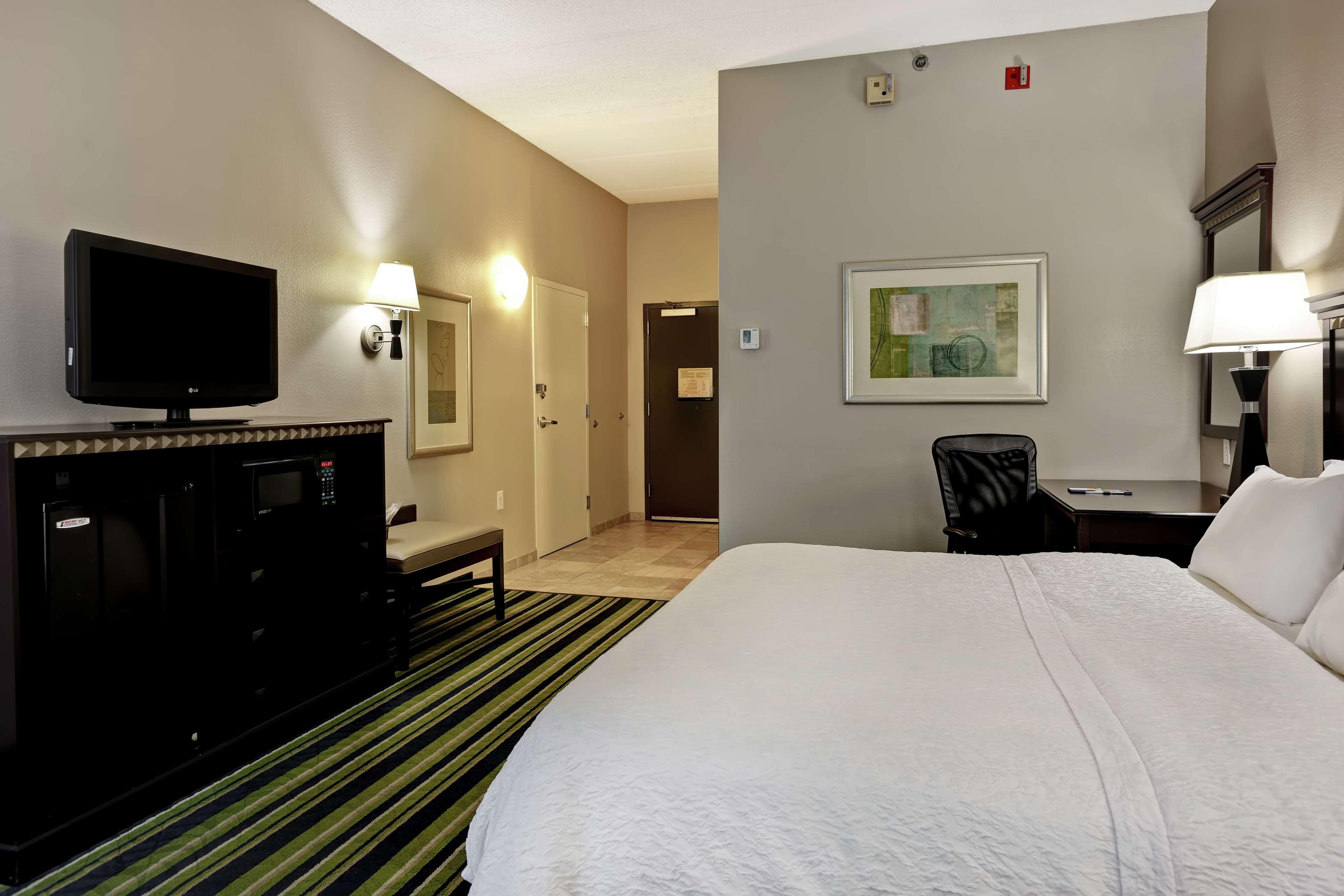 Hampton Inn Atlanta-Удсток Екстериор снимка