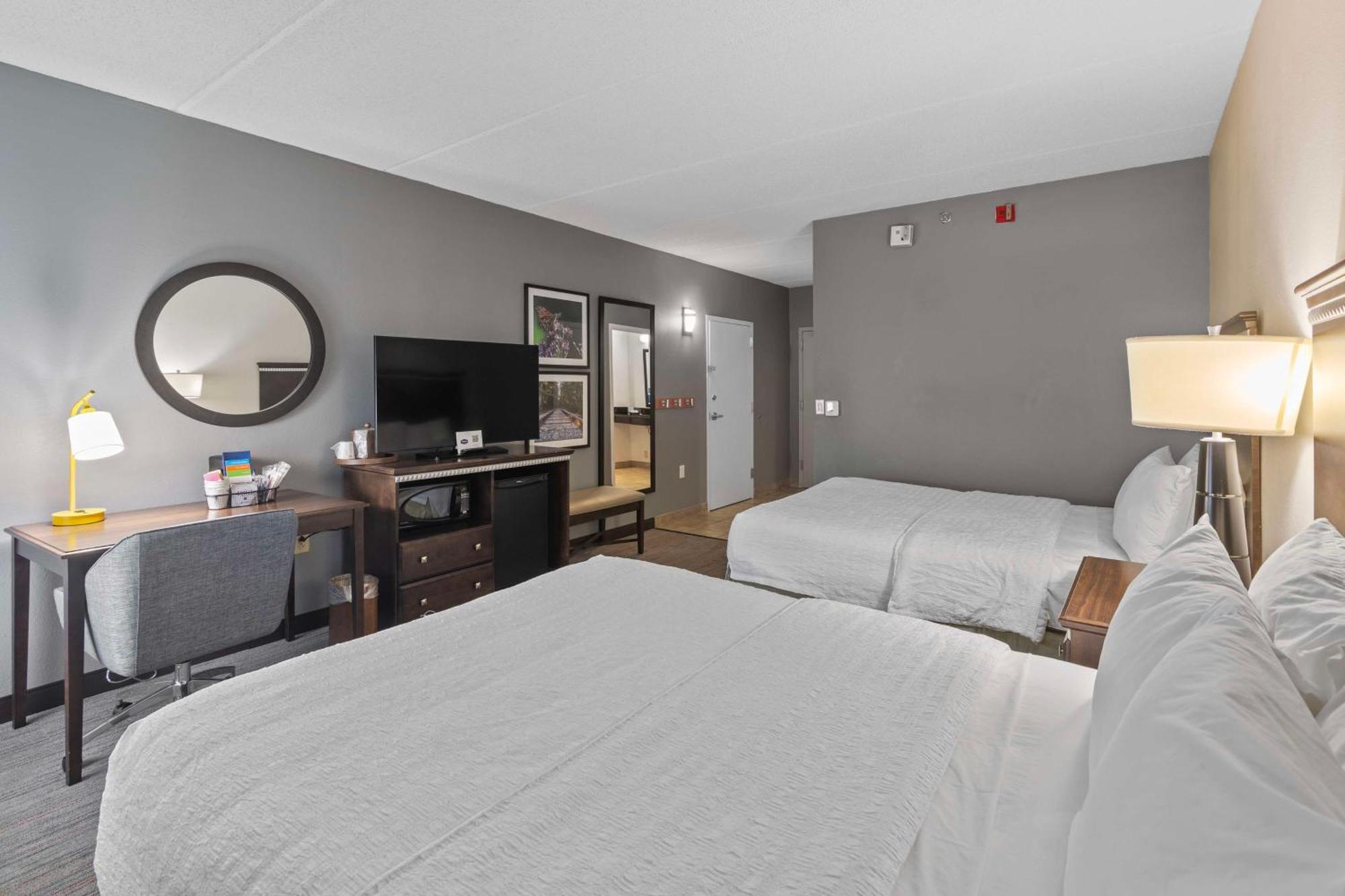 Hampton Inn Atlanta-Удсток Екстериор снимка