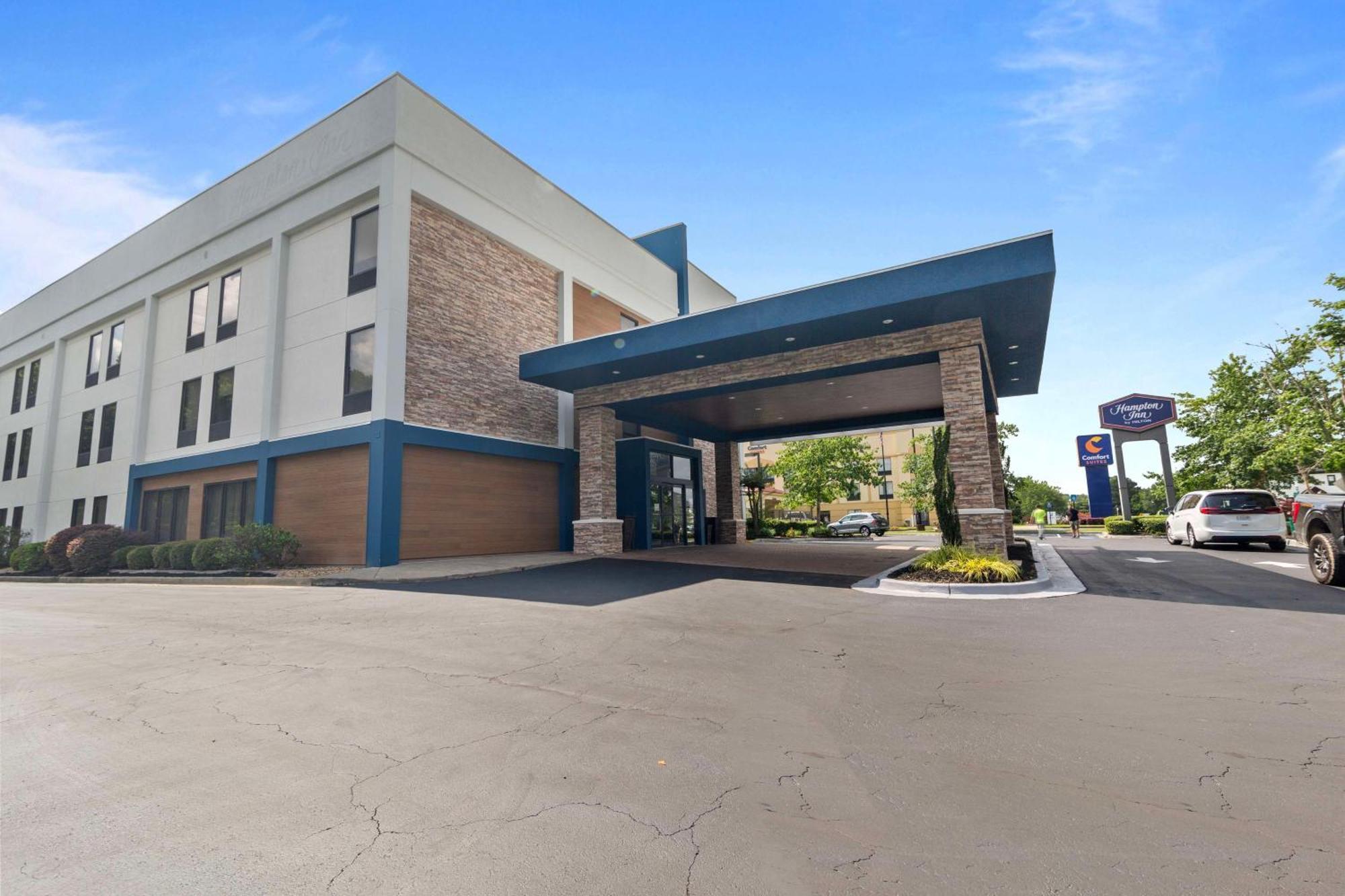 Hampton Inn Atlanta-Удсток Екстериор снимка